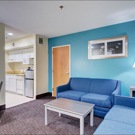 Baymont By Wyndham Kingston Plymouth Bay Exterior foto